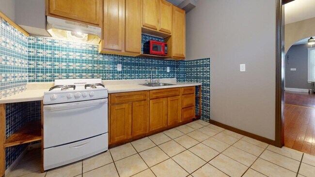 Building Photo - DONT MISS THIS 3-BEDROOM FRANKFORD HOME, Q...