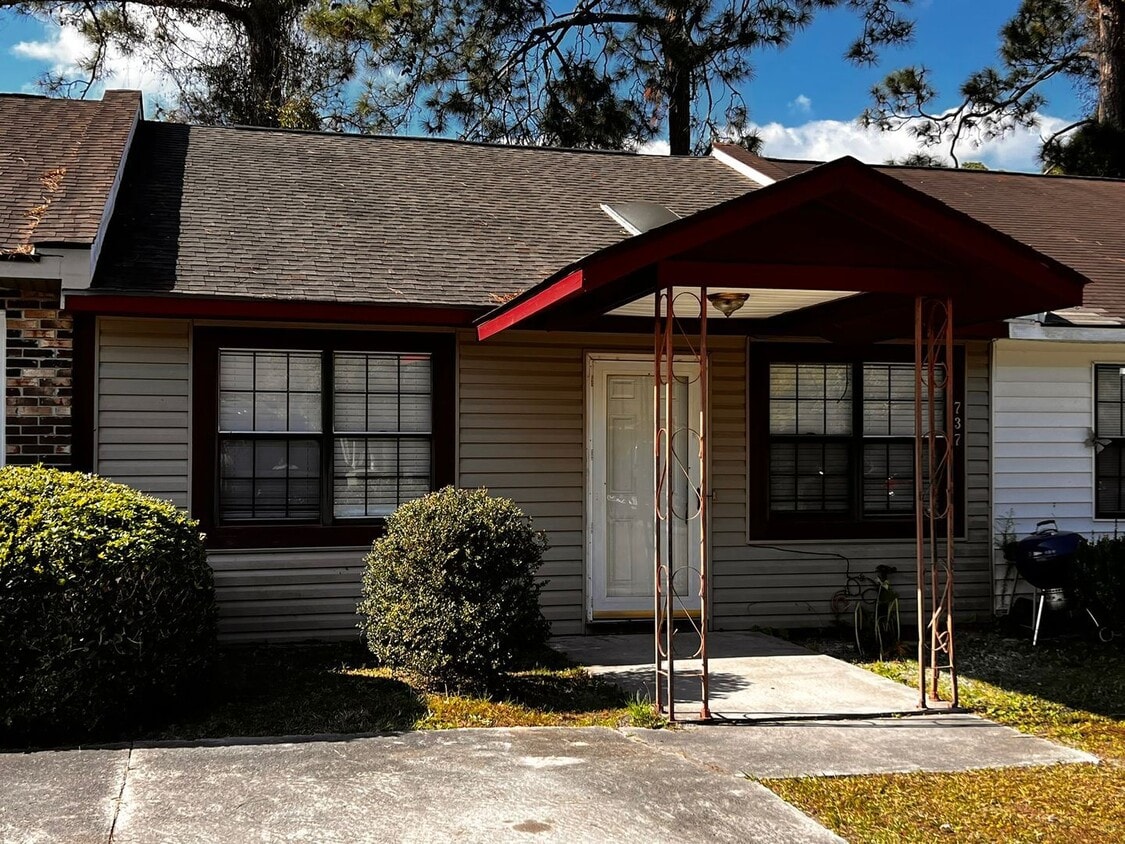 Primary Photo - 2 br, 1 bath House - 737 Sharon Street