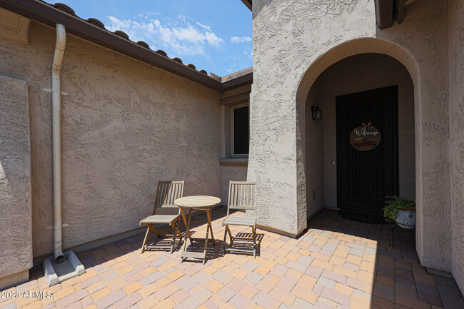 Building Photo - 5462 W Taro Ln