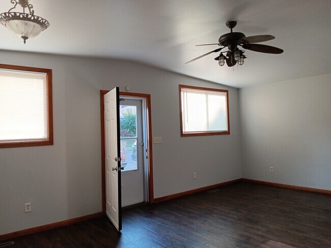 Sala de estar - 4009 14th Ave