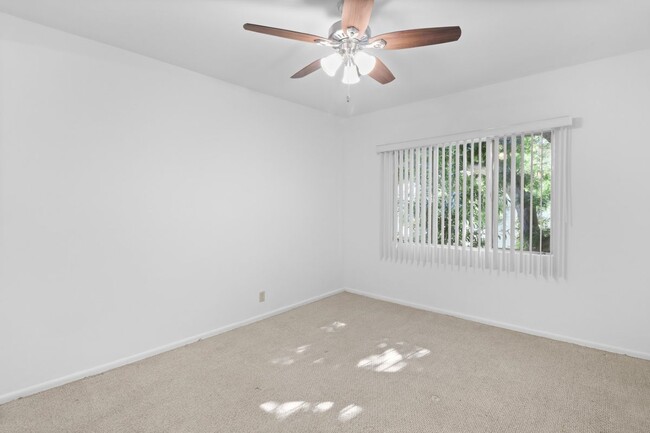 Building Photo - 11660 Chenault St