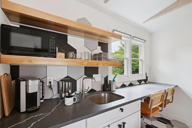 Foto del edificio - 69 Randolph St NE