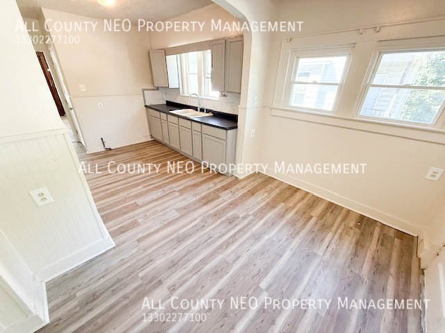 Building Photo - 859 Brown St