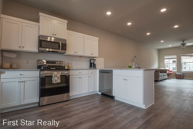 Building Photo - 2 br, 2.5 bath House - 642 N Littleleaf Te...
