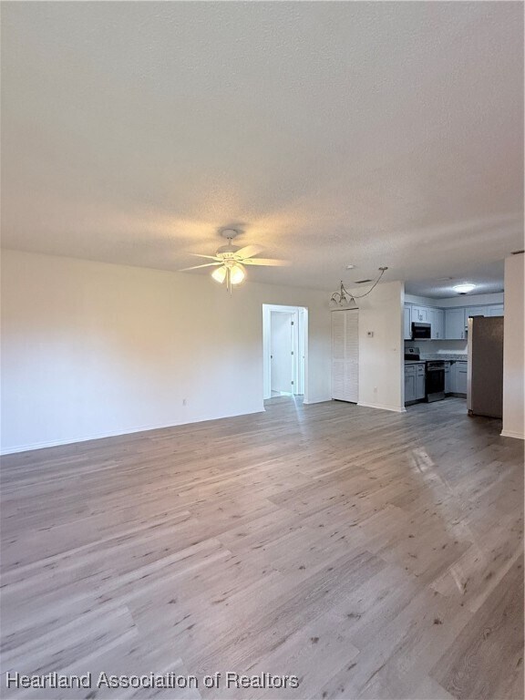 Foto del edificio - 762 W Carey Ln