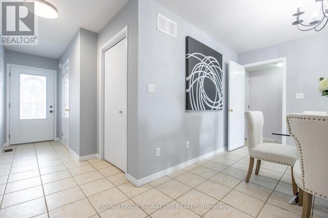 Building Photo - 32 Hasler Crescent