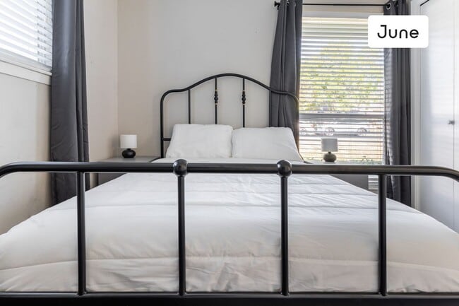 ROOM ONLY in 4-bed/2.0-bath Home photo'