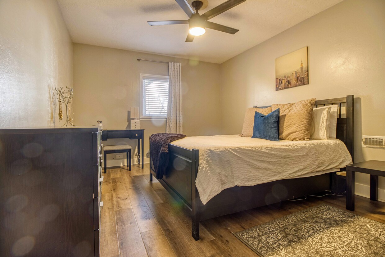 Foto principal - 247 E Garfield Ave