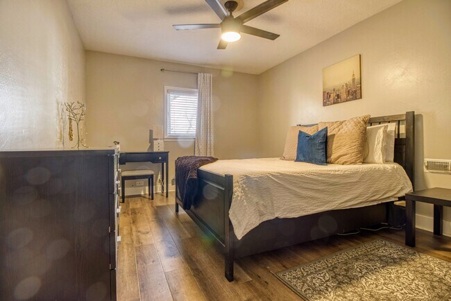 Photo - 247 E Garfield Ave Townhome