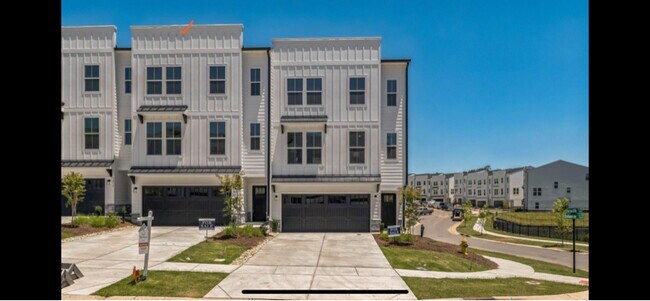 Foto del edificio - 9214 Delancey Ln NW