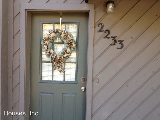Foto del edificio - 2233 N East Oaks Dr