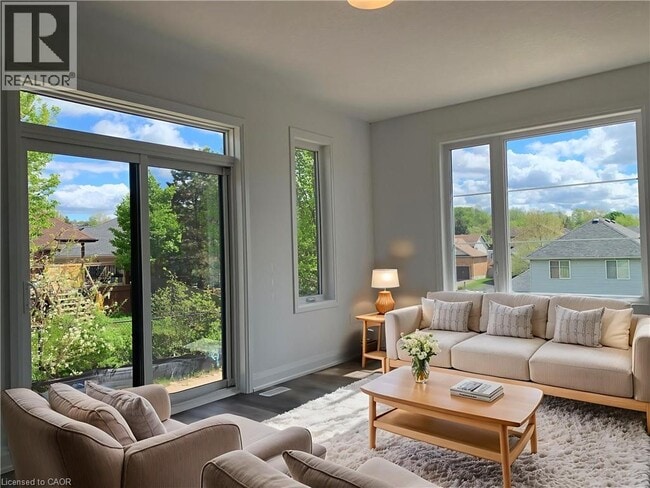 Building Photo - 350 River Rd