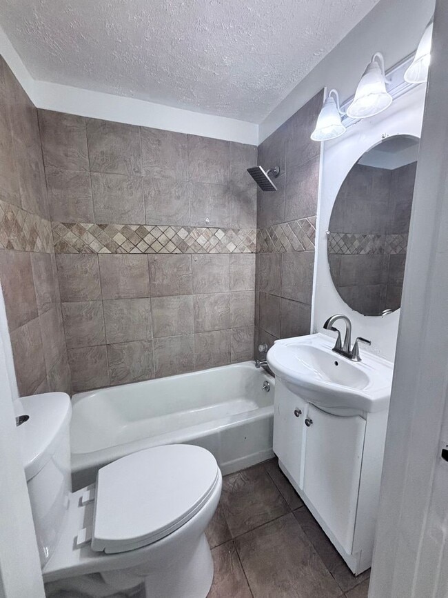 Building Photo - 4406 S 38th St