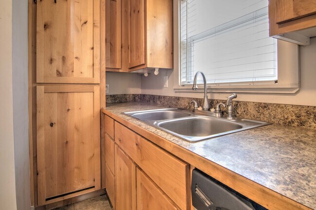 Foto del edificio - 2 Bedroom Nampa Home_Large Lot_Pet Friendly