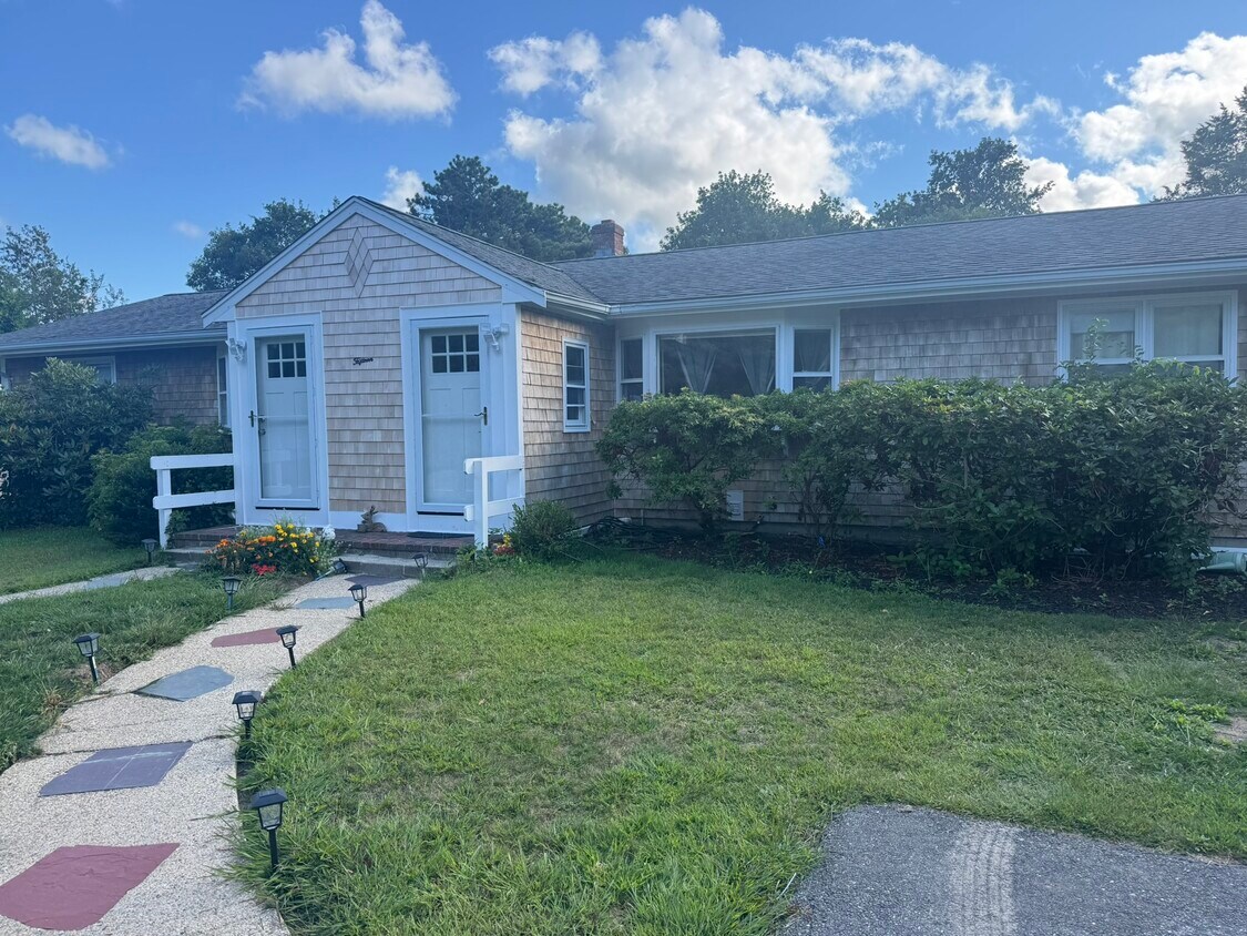 Quiet Duplex on Quiet Street - 15 Lombardi Hts