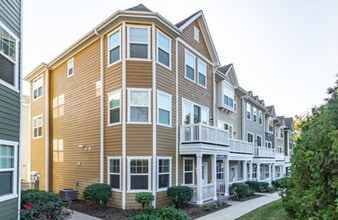 Building Photo - 76 Lakeview Pl