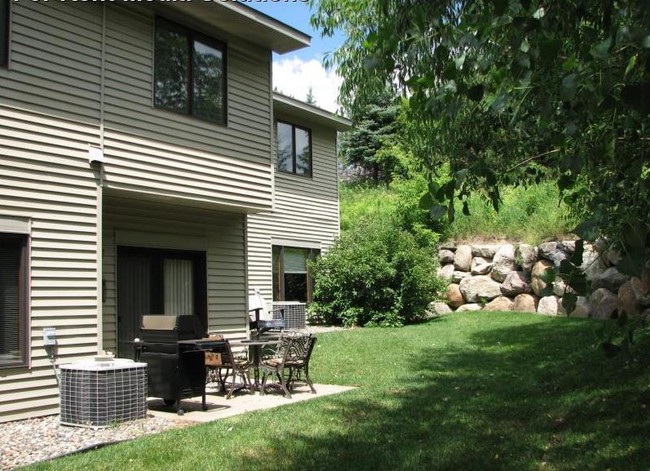 Building Photo - 2 bedroom in Edina MN 55436