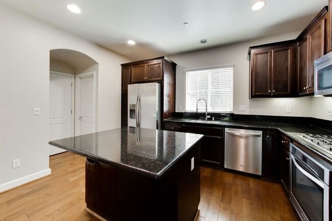 Building Photo - 485 Chagall St