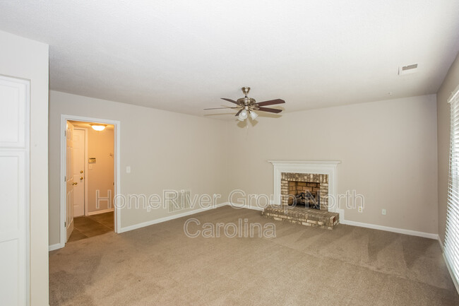 Building Photo - 111 Glynwater Dr