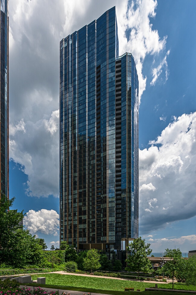 Building Photo - 211 N Harbor Dr