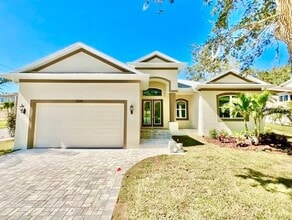 Building Photo - 1334 Belcher Dr