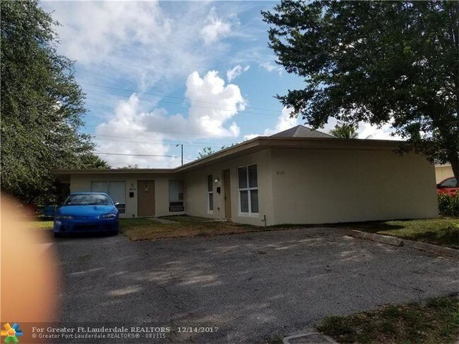 Building Photo - 5164  Eadie Place, West Palm Beach, FL 33407