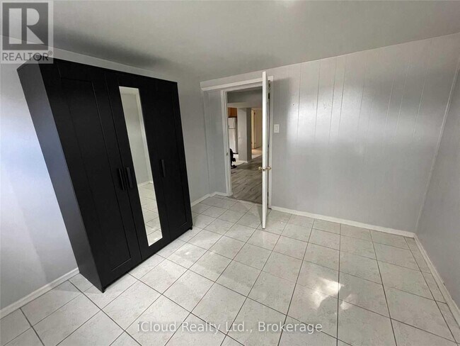 Building Photo - 26 Frolick Crescent
