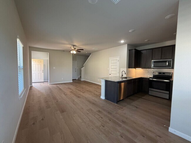 Foto del edificio - Modern 3/2 Townhome in NBTX