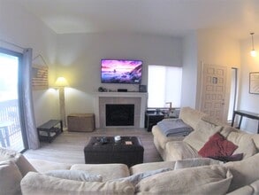 Building Photo - 6684 Reservoir Ln