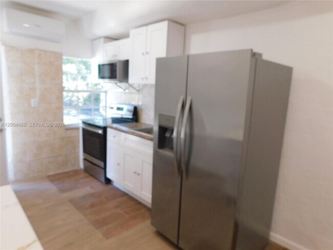 Foto del edificio - 10945 NW 19th Ave