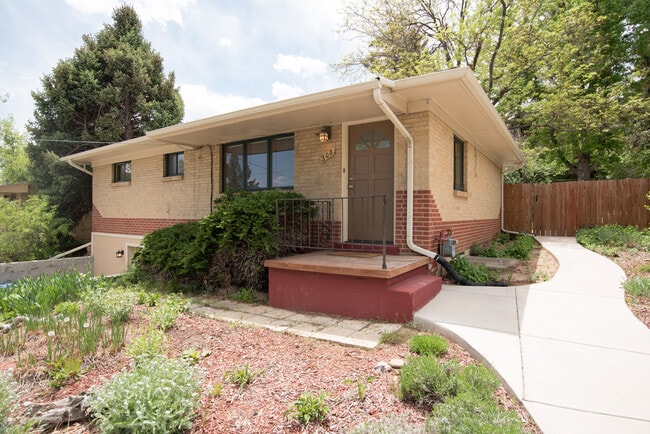 Main Entrance - 308 East St