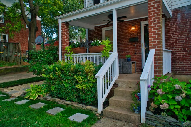 Building Photo - 2711 Farnsworth Dr