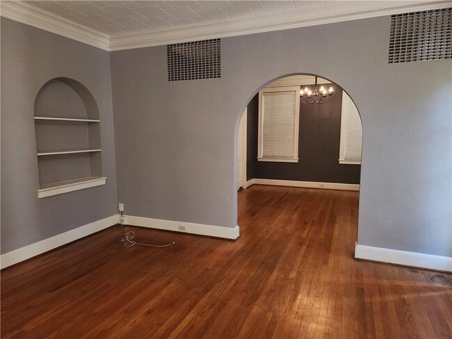 Building Photo - 2408 Dauphin St