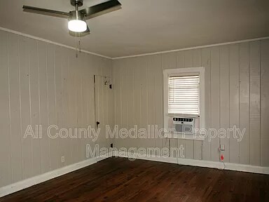 Foto del edificio - 1606 Hough St