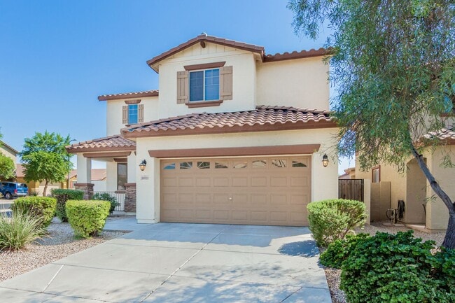 Building Photo - Spacious 4 bedroom home with full bath and...