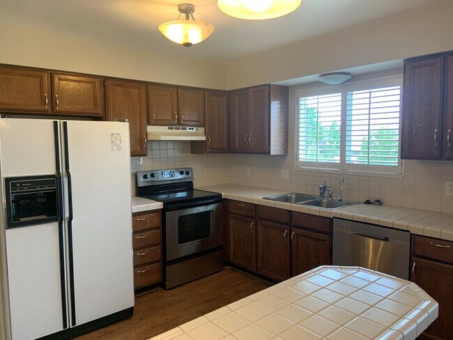 Foto del edificio - Spacious Sandy 3 Bedroom!