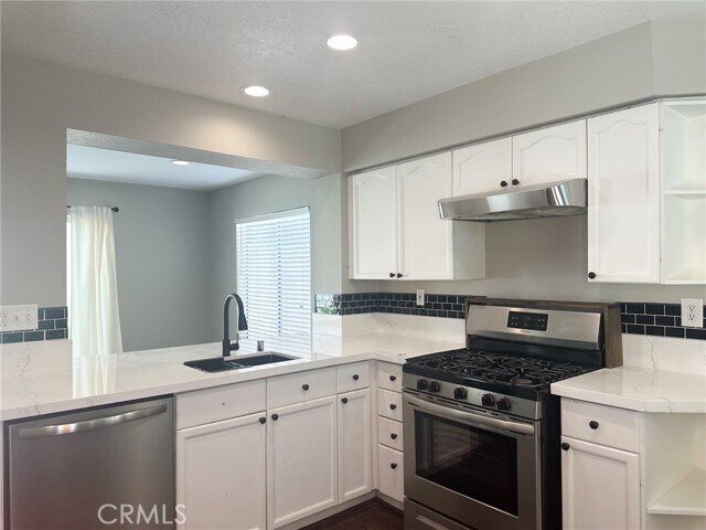 Foto del edificio - 2458 Highland Pines Rd