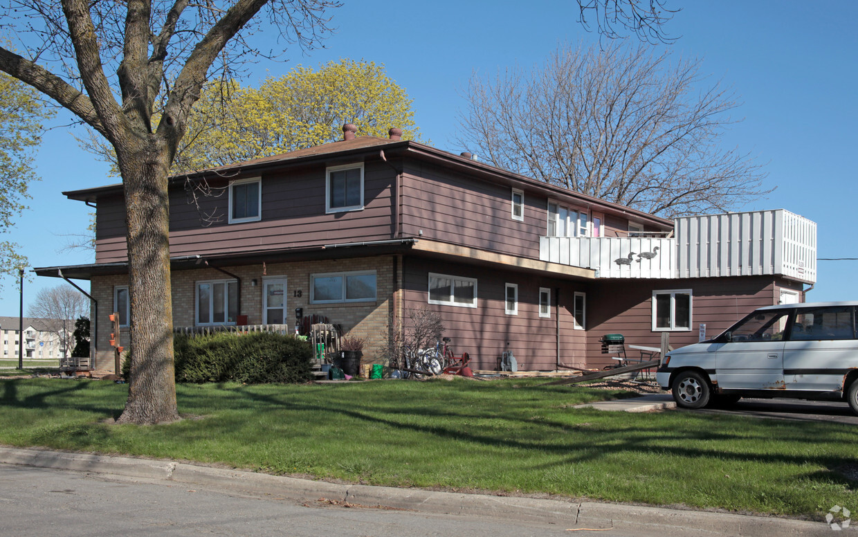 Building Photo - Olson Apartments