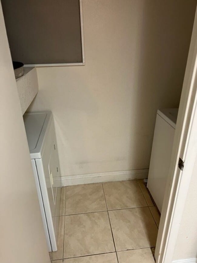 Building Photo - 1 Bedroom Unit Located in Copper Palms!