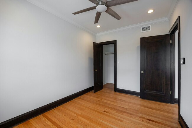 Building Photo - 6411 N Talman Ave