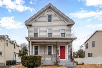 Building Photo - 146 River St