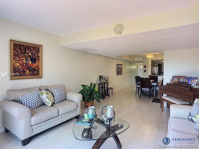 Foto del edificio - 1090 NW 123rd Ct  816 Miami Fl 33182