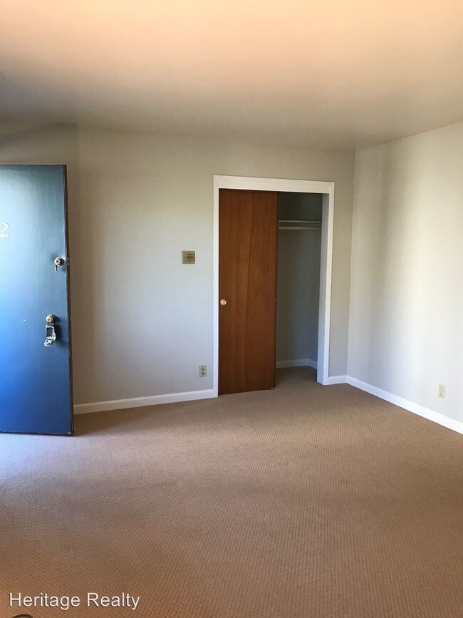 Building Photo - 1243 Capuchino Ave