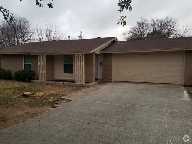 Building Photo - 3711 Stafford St