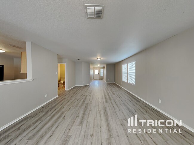 Building Photo - 7714 Burro Bend San Antonio TX