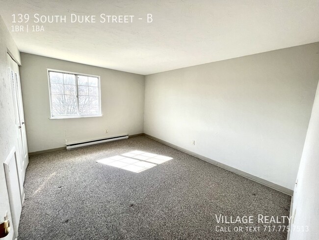 Foto del edificio - 139 S Duke St