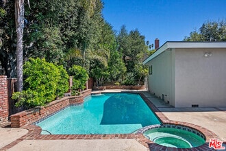 Building Photo - 11555 Duque Dr