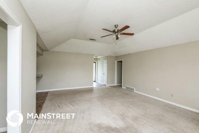 Building Photo - 2432 Country Trail Dr