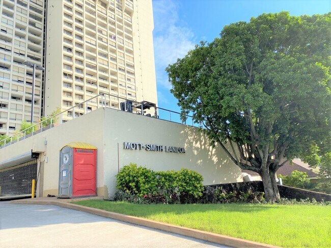 Building Photo - 1717 Mott-Smith Dr