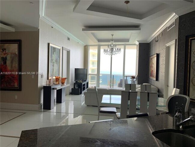 Foto del edificio - 16001 Collins Ave